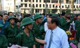 Cử nhân, viên chức, người vừa lập gia đình tình nguyện nhập ngũ