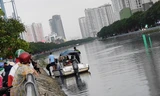 Lực lượng cứu hộ lặn 3 giờ tìm người đàn ông nhảy cầu ở Sài Gòn