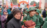 Tân binh Hà Nội nói gì trước giờ lên đường nhập ngũ?