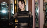 Jennie (BlackPink) diện váy xuyên thấu