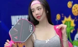Mặc gì giữa tranh cãi chơi Pickleball chủ yếu khoe thân, làm màu