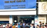 SJC bất ngờ đóng cửa, khách mua vàng miếng lẫn nữ trang cùng ngậm ngùi ra về