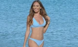 Mát mắt ngắm Georgie Clarke quyến rũ với bikini xanh bé xíu