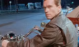 Tài tử Arnold Schwarzenegger phải phẫu thuật tim khẩn cấp