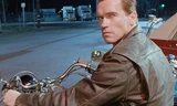 Tài tử Arnold Schwarzenegger phải phẫu thuật tim khẩn cấp