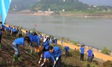 Tuổi trẻ Hòa Bình chung tay bảo vệ môi trường bờ sông Đà