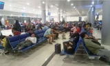 Hành khách lưu trú tại sân bay Tân Sơn Nhất chưa có tiền lệ (ảnh minh hoạ: Ngô Bình).