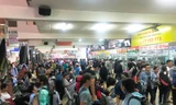 Người dân rời Sài Gòn về quê nghỉ lễ, bến xe đông nghìn nghịt