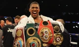 Joshua ăn mừng đai vô địch