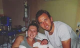 Harry Kane tung ảnh khoe cô con gái thứ hại mới chào đời