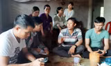 Nhiều người đến thăm hỏi, chia buồn với gia đình của nạn nhân Vương