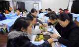 Các nghệ nhân thêu tranh