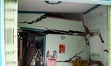Sập nhà ở Sài Gòn, nhiều người tháo chạy