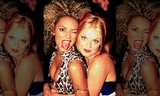Mel B tiết lộ động trời, từng sex đồng giới với Geri Halliwell cùng Spice Girls