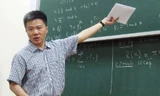 Khi đứng trên bục giảng, Giáo sư Ngô Bảo Châu không để cho mình bị xao nhãng. 