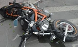 Xe mô tô bị gãy rời phần đầu