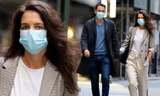 Katie Holmes trẻ trung như gái đôi mươi, sánh đôi bồ trẻ kém 9 tuổi trên phố