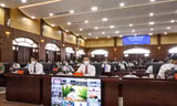 Lần đầu tiên HĐND TP Đà Nẵng họp trực tuyến với các đại biểu đang phải cách ly y tế. 