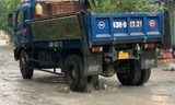 Xe quá tải cày nát đường dân sinh ở Đà Nẵng