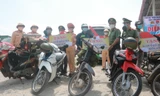 Đà Nẵng tặng xe máy cho người dân trên đường về quê