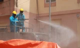 Quân đội khử khuẩn điểm nóng dịch COVID-19 ở Đà Nẵng