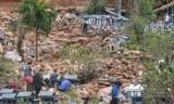Có hơn 600 ngôi mộ ở nghĩa trang lớn nhất Đà Nẵng bị sạt lở, vùi lấp