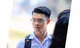 Tuổi trẻ không có gì ngoài dũng khí và một trái tim lành lặn