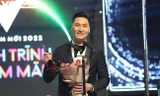 Mạnh Trường nhận giải 'Nam diễn viên ấn tượng' VTV Awards 2021