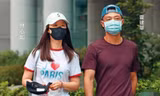 Giữa tin đồn 'tháo chạy' vì bê bối của Triệu Vy, vợ chồng Lâm Tâm Như lộ diện 
