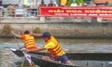 Sôi nổi đua xuồng ba lá ở Long An