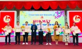 Long An trao bằng khen cho phóng viên báo Tiền Phong