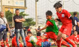 Bóng đá cộng đồng, sân chơi bổ ích cho trẻ em tại TPHCM