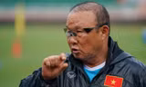 HLV Park Hang-seo ‘đỏ mắt’ tìm cầu thủ Việt kiều 3 năm qua