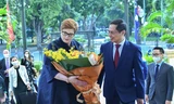 Bộ trưởng Bùi Thanh Sơn đón Ngoại trưởng Úc Marise Payne.