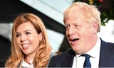 Thủ tướng Anh Boris Johnson và bạn gái Carrie Symonds. (Ảnh: Sky)