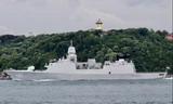 Tàu HNLMS Evertsen của hải quân Hà Lan trên đường đến Biển Đen ngày 14/6. (Ảnh: Reuters)