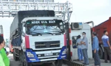 Xe qua trạm BOT Cần Thơ - Phụng Hiệp. Ảnh: Hòa Hội.
