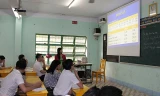 Một tiết học áp dụng phương pháp trình chiếu e-Learning của Trường THPT Quang Trung. Ảnh: Đào Phan