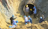 Việc vỡ đường ống dẫn nước sông Đà ảnh hưởng đến hàng nghìn hộ dân