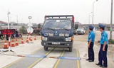 Lãnh đạo Sở GTVT Hà Nội yêu cầu quý II/2015 Thanh tra giao thông phải xóa hết xe quá tải