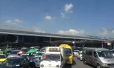Ách tắc tại Sân bay Tân Sơn Nhất dịp Tết 2017. Ảnh: Sỹ Lực.