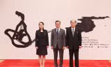 Tổng thống Hàn Quốc Moon Jae-in (giữa) cùng Chủ tịch Hội đồng nhân tối cao Triều Tiên Kim Jong-nam (phải) và cô Kim Yo-jong trong Phủ Tổng thống Hàn Quốc. Ảnh: Getty Images.