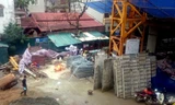 Ngổn ngang vật liệu trong công trình xây dựng tiềm ẩn nguy cơ tai nạn lao động. Ảnh: Thanh Hà