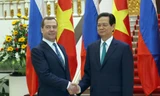 Thủ tướng Nguyễn Tấn Dũng và Thủ tướng Nga Dmitry Medvedev tại Hà Nội sáng 6/4/. Ảnh: Như Ý