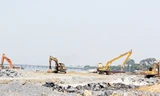 Công trường dự án lấn sông của Cty Toàn Thịnh Phát. Ảnh: Đ.M