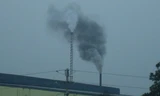 Khói bụi xả ra từ Cty cổ phần Thuận Hưng