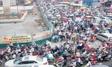 Ùn tắc như nêm tại công trình hầm chui Thanh Xuân. Ảnh: Anh Trọng