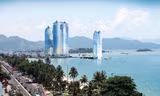 Phối cảnh tổ hợp dịch vụ đa năng Phoenix ở cửa sông Cái, trên vịnh Nha Trang. Ảnh: trang phoenixbeachvietnam.com 