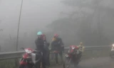 Nhiệt độ thấp, sương mù dày đặc khiến mọi hoạt động của người dân ở Nghệ An bị đảo lộn