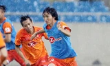 Tuấn Anh (phải) và Công Phượng chưa rõ có được bầu Đức đưa trở lại V-League sau 1 năm học việc ở J-League 2 hay không. Ảnh: VSI